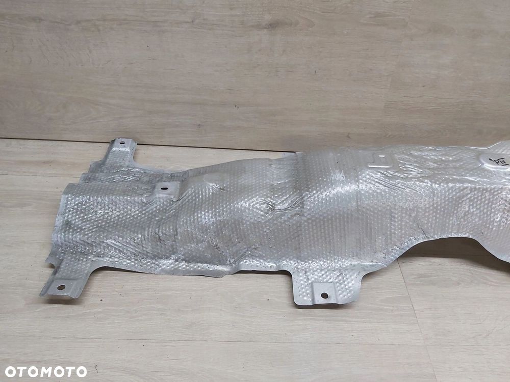 Toyota Prius IV xw50 osłona termiczna wydechu - 2