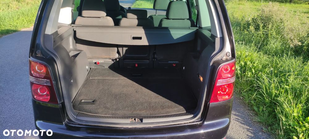 Volkswagen Touran 2.0 TDI DPF United - 9