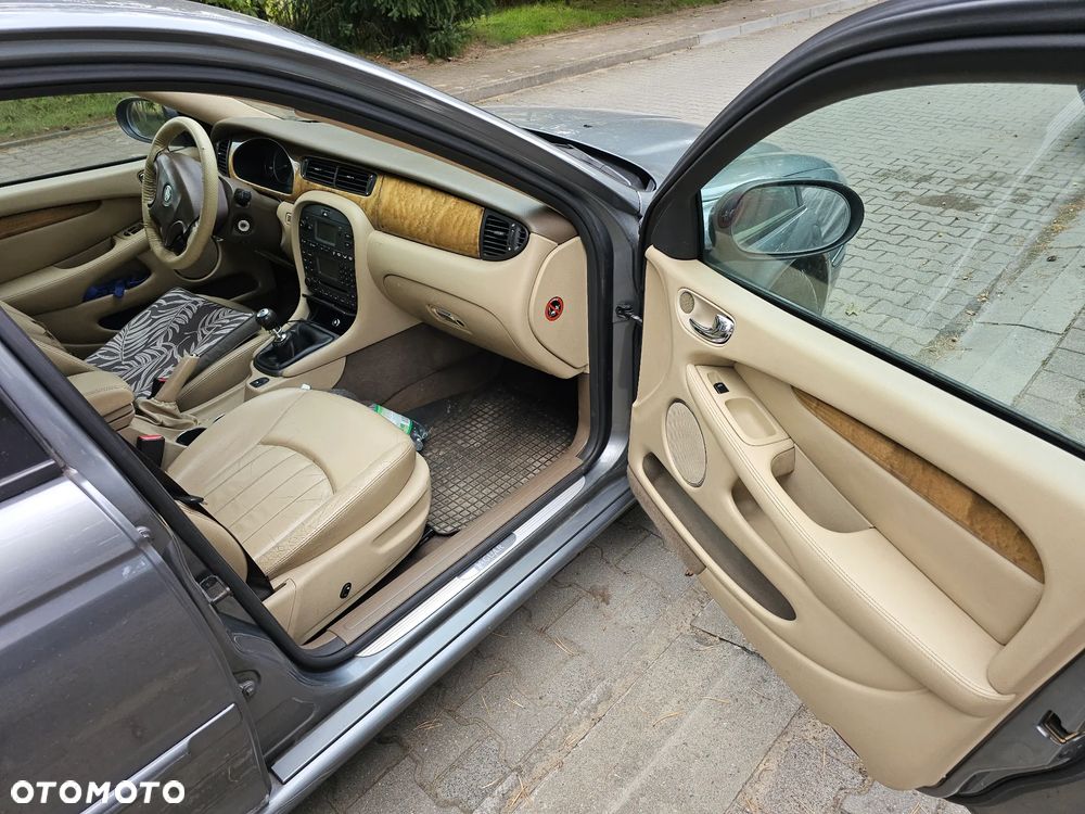 Jaguar X-Type 2.0 D High - 6