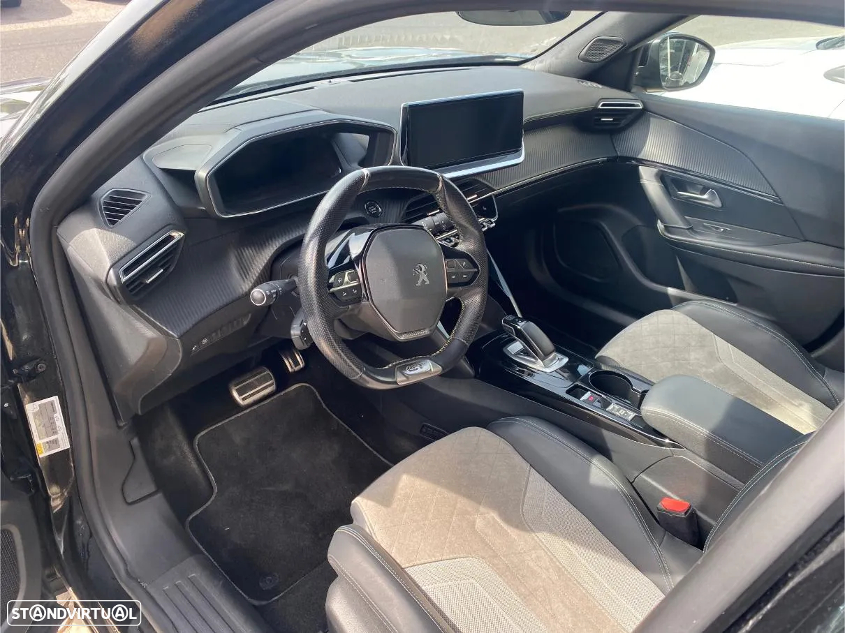 Peugeot e-2008 50 kWh GT Pack - 12