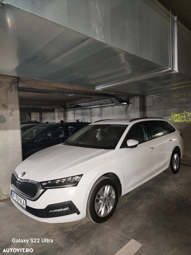 Skoda Octavia 2.0 TDI DSG Ambition - 1