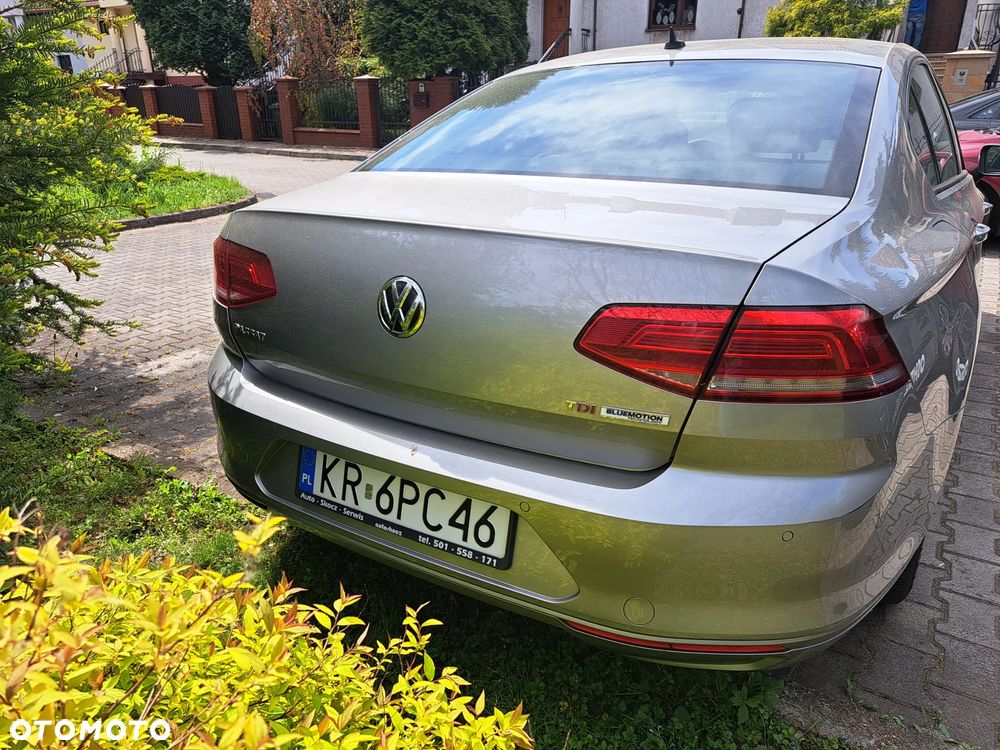 Volkswagen Passat - 4
