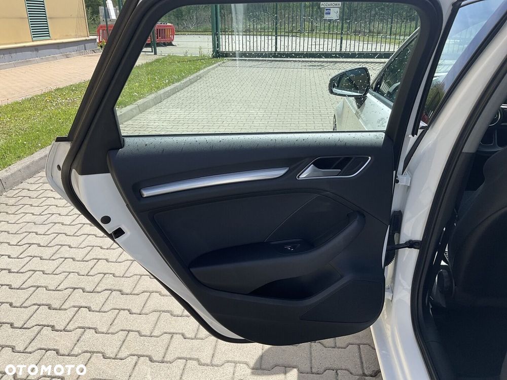 Audi A3 Sportback - 15