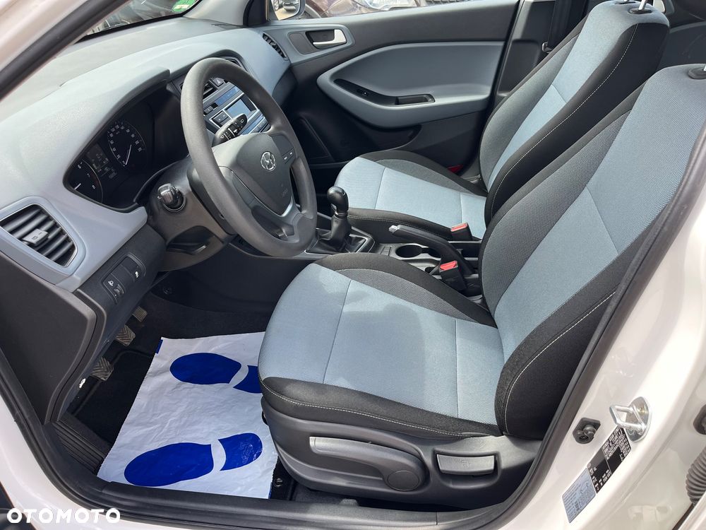 Hyundai i20 1.2 Trend - 9