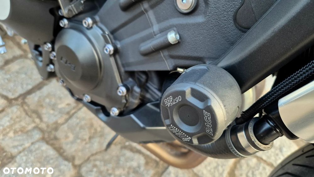 Yamaha XSR - 28