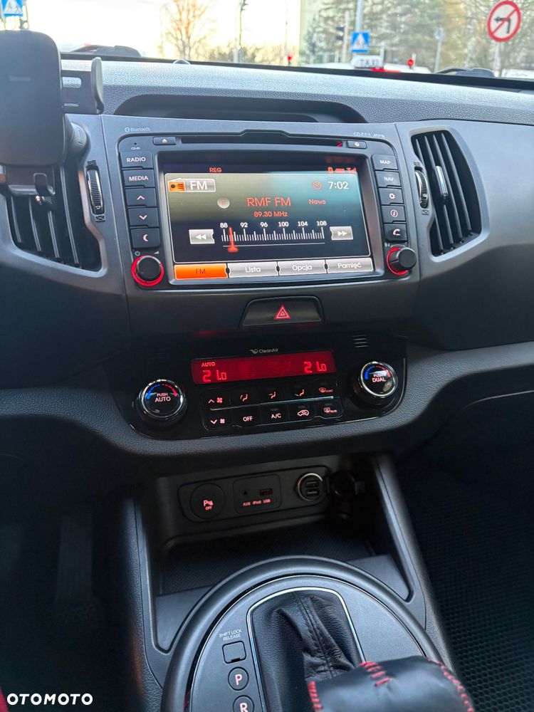 Kia Sportage 2.0 L - 11