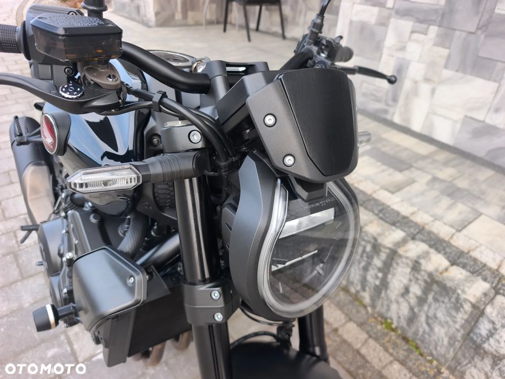 Honda CB - 23