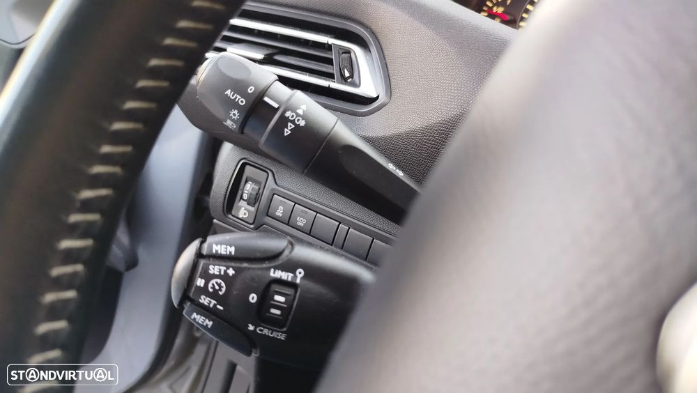 Peugeot 308 SW PureTech 110 Stop & Start Style - 15