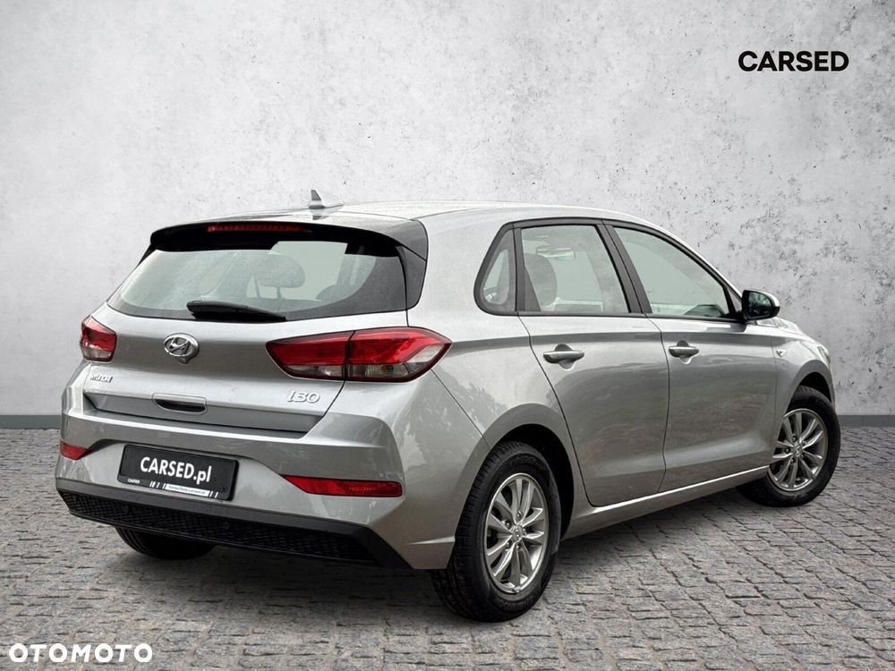 Hyundai i30 1.5 DPI Classic + - 5