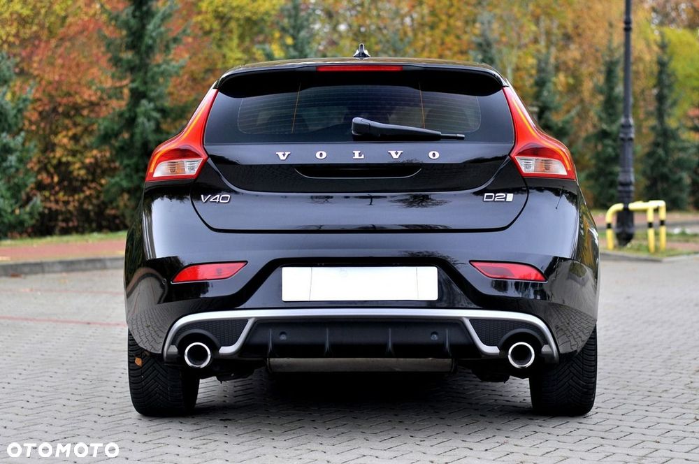 Volvo V40 D2 Drive-E R-Design Momentum - 30