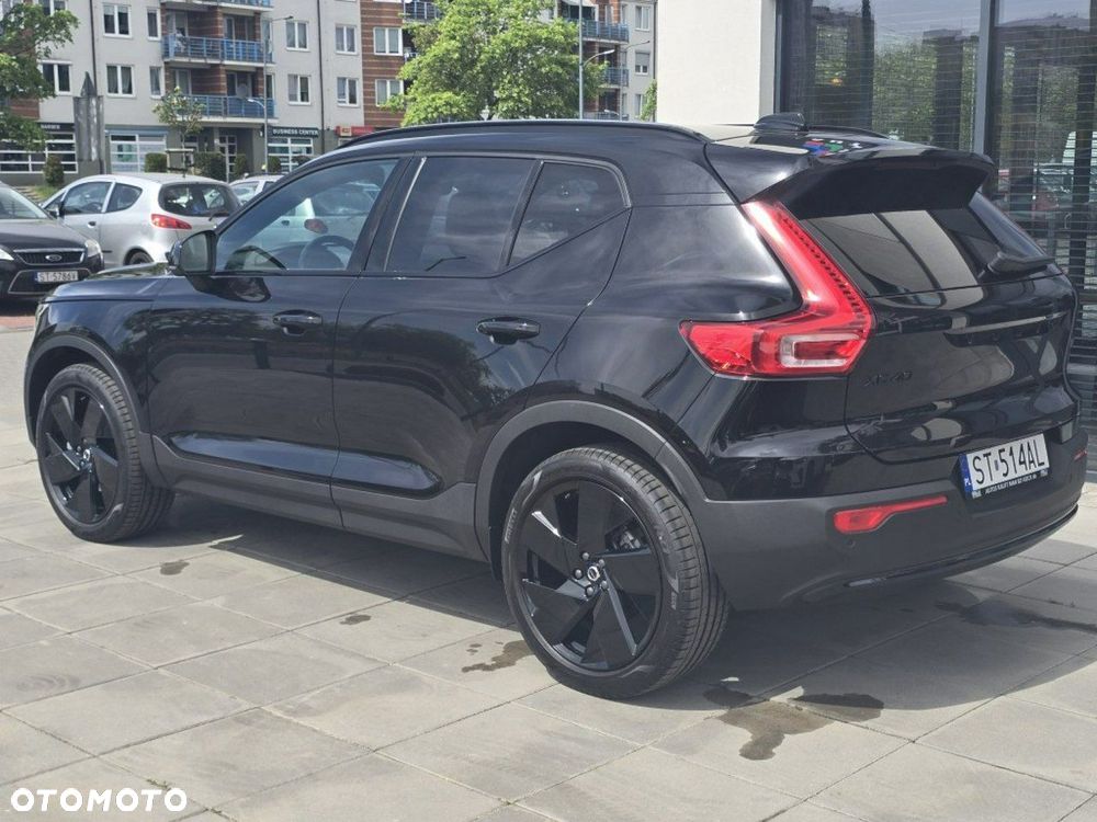 Volvo XC 40 B3 B DKG Plus Black Edition - 2