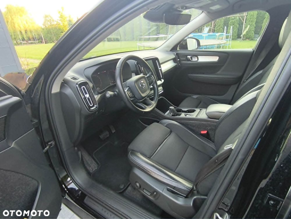 Volvo XC 40 D4 AWD Geartronic Momentum Pro - 9
