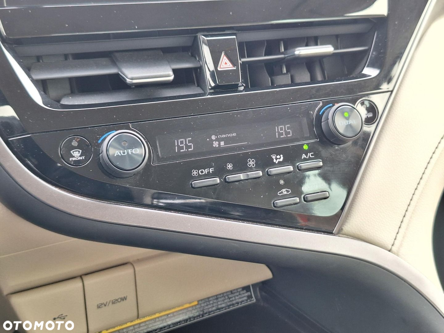Toyota Camry - 25