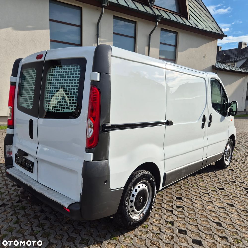 Opel Vivaro - 8
