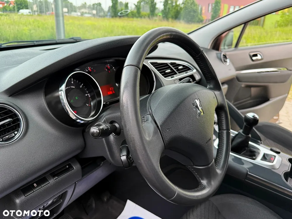Peugeot 3008 1.6 Trendy - 26