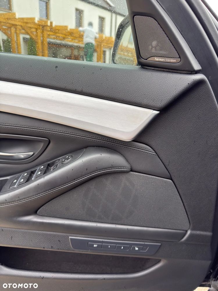 BMW Seria 5 M550d xDrive Touring Sport-Aut - 12