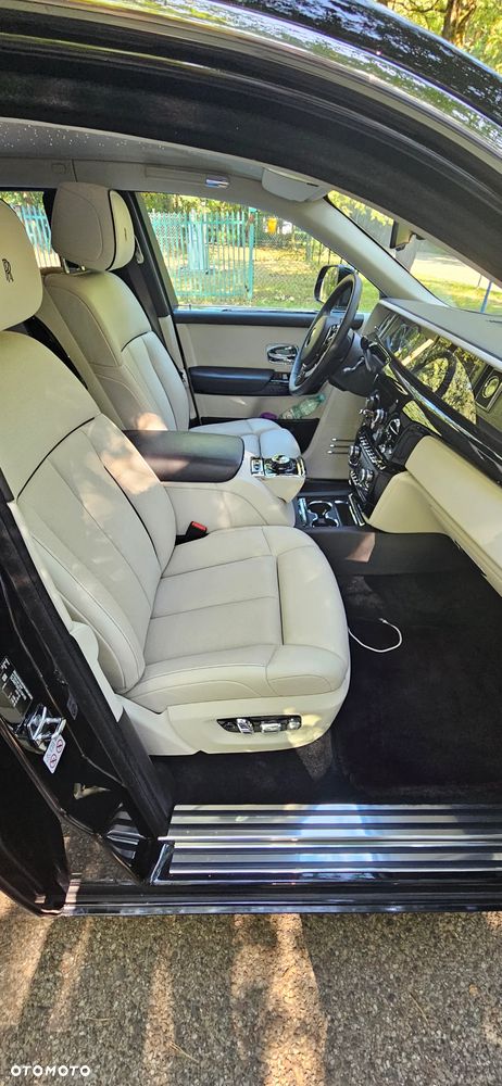 Rolls-Royce Phantom Standard - 13