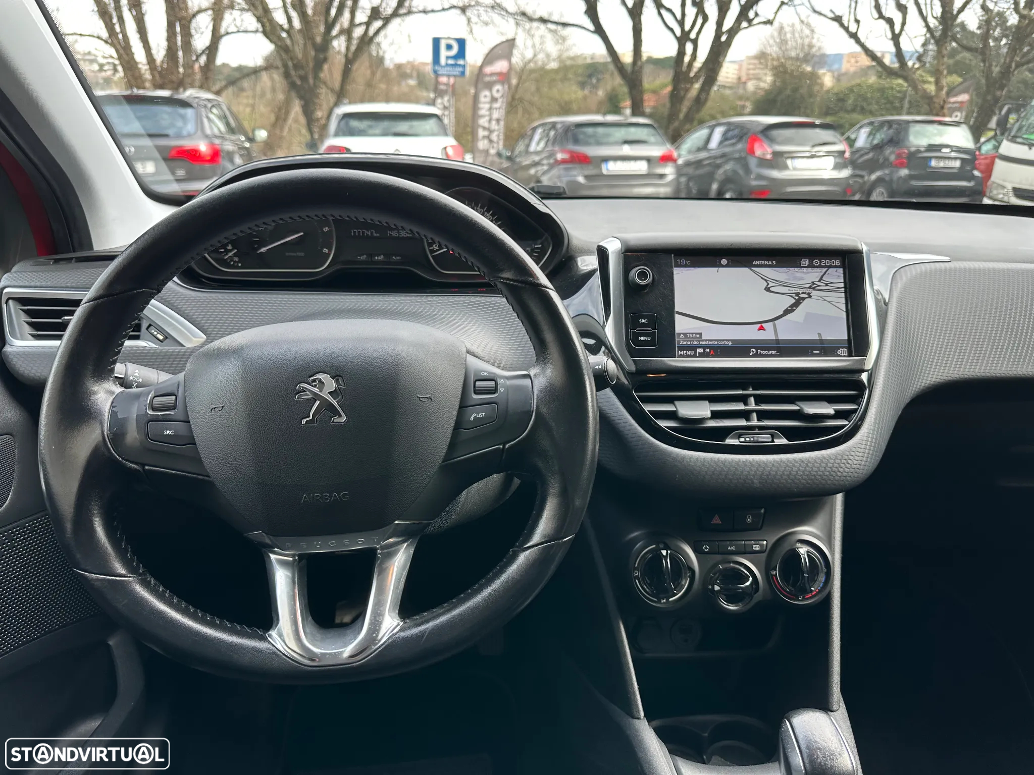 Peugeot 208 1.6 BlueHDi Style - 15