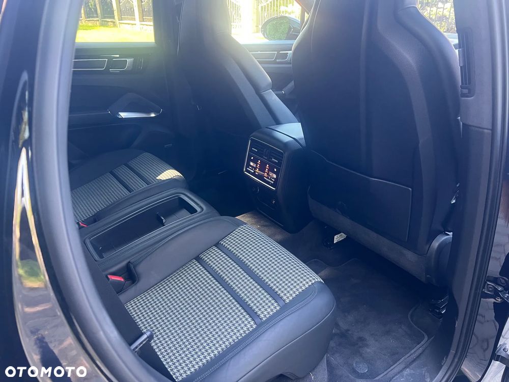 Porsche Cayenne Coupe Turbo - 14