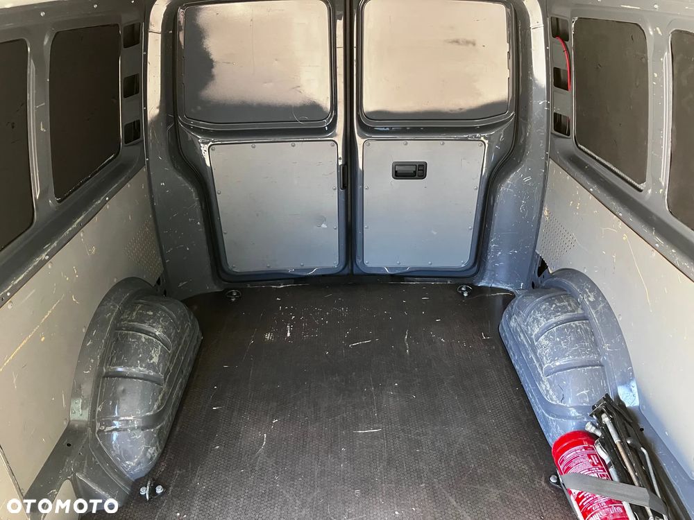 Volkswagen T5 - 9