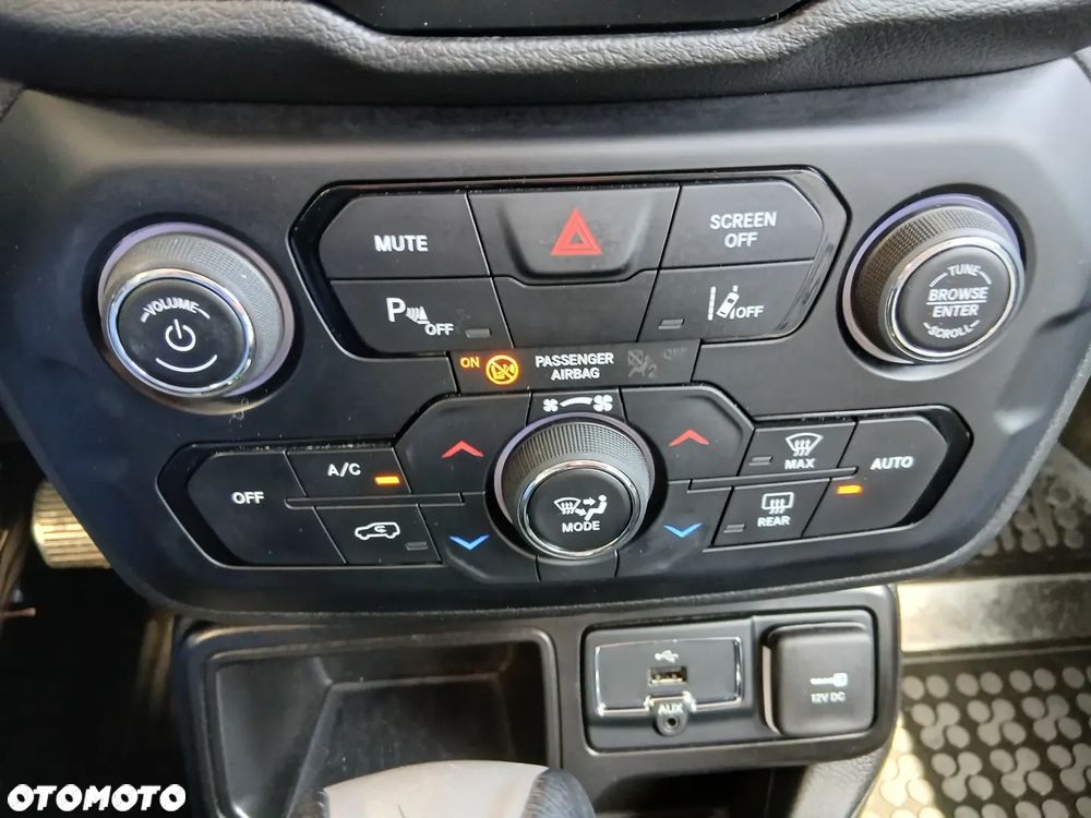 Jeep Renegade 1.5 T4 mHEV Longitude FWD S&S DCT - 13