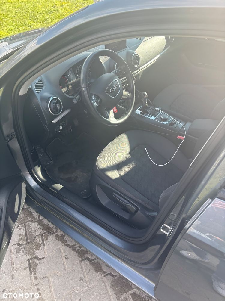 Audi A3 Sportback 1.6 TDI S tronic - 5