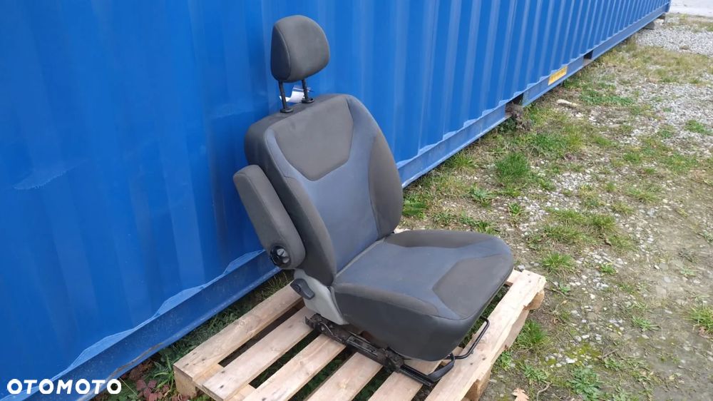 FOTEL KIEROWCY TRAFIC VIVARO PRIMASTAR 01- NO 925/145 - 3