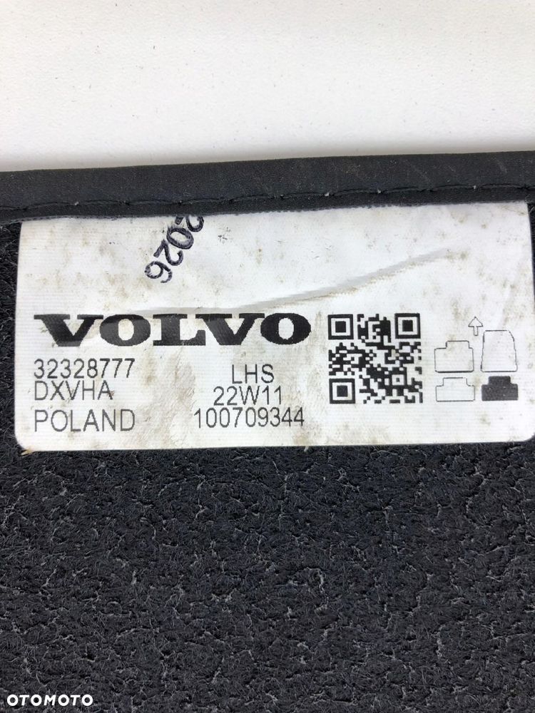 VOLVO XC40 DYWANIKI WELUROWE KOMPLET 32357639 32328777 32328774 - 10