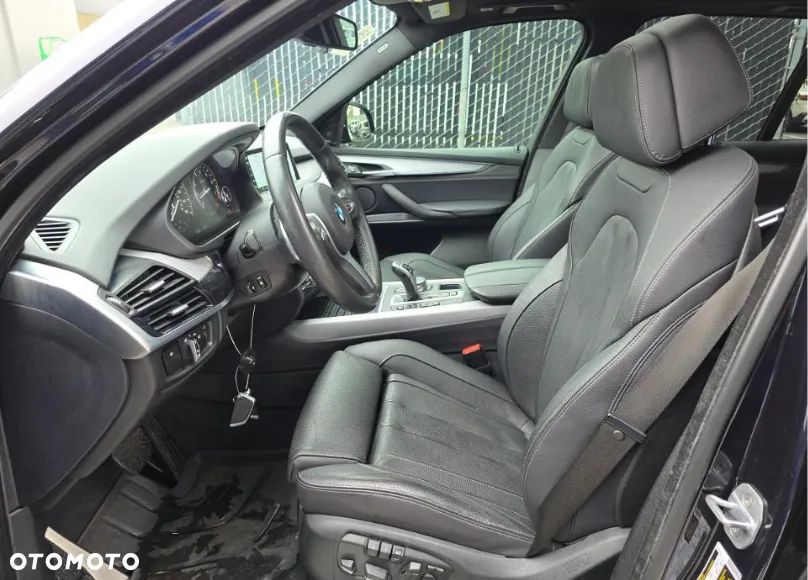 BMW X5 xDrive35i M Sport Edition - 7