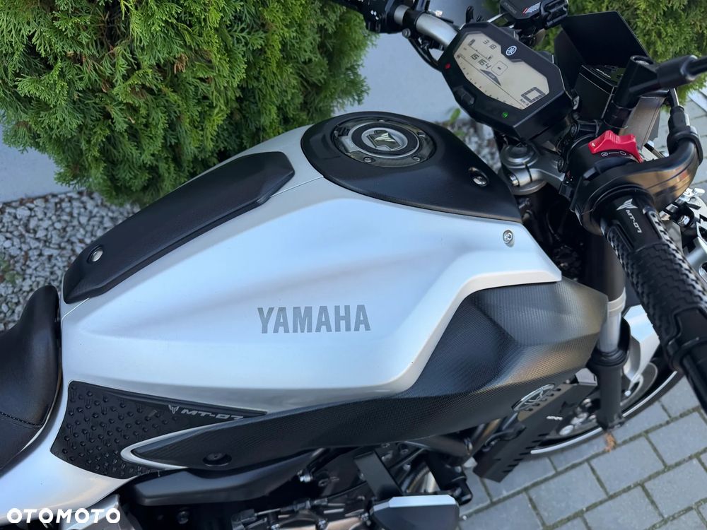 Yamaha MT - 26