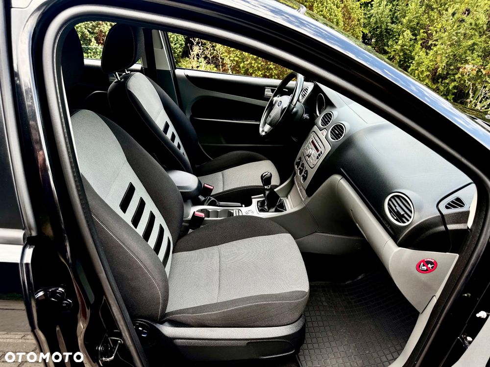 Ford Focus 1.8 Titanium - 6