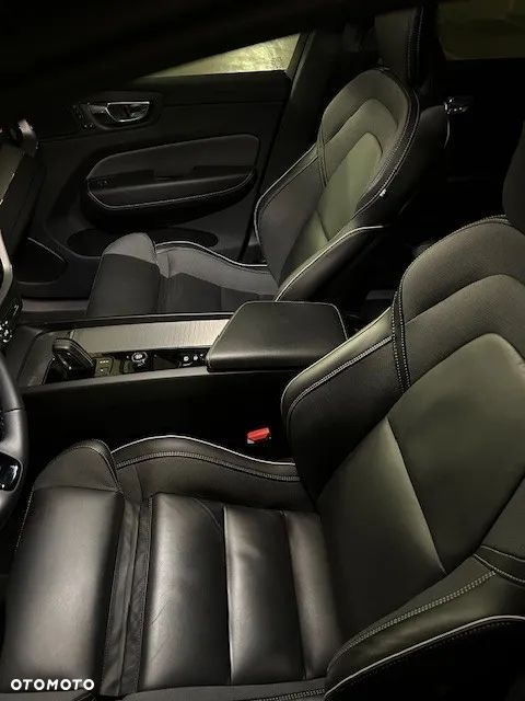 Volvo XC 60 B5 B AWD R-Design - 21