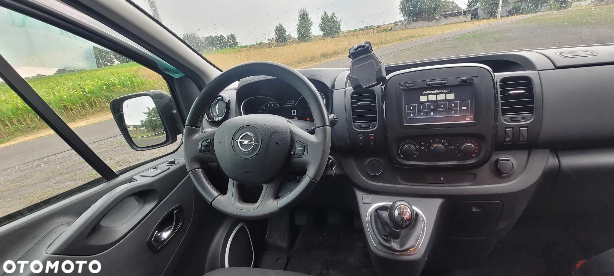 Opel Vivaro - 11