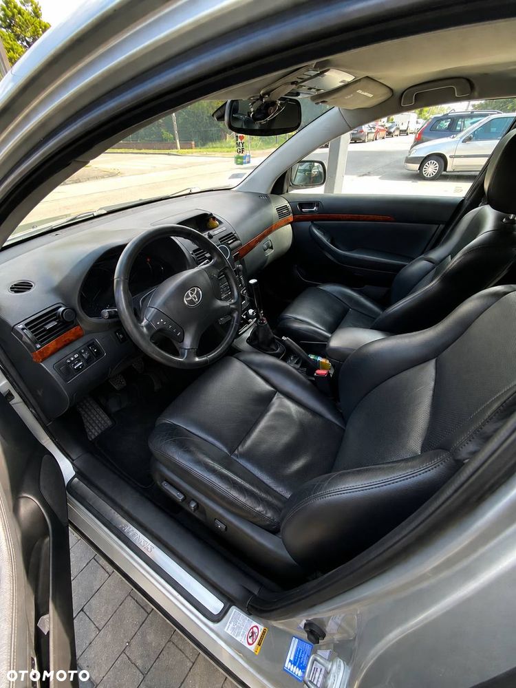 Toyota Avensis 2.0 VVT-i Sol - 3
