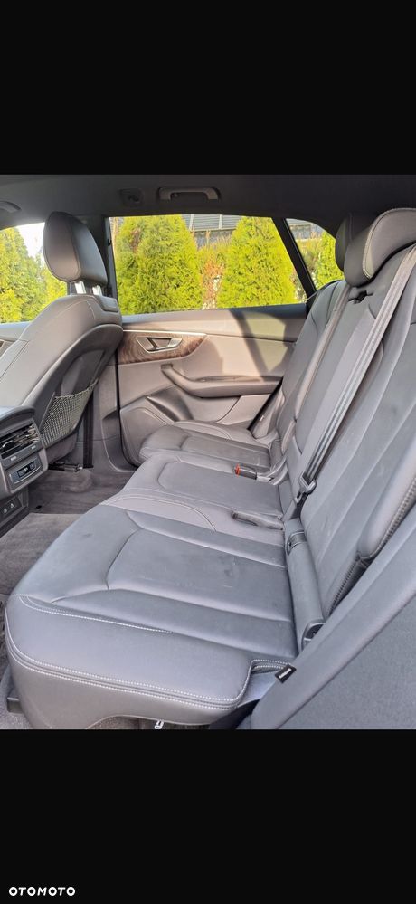 Audi Q8 55 TFSI quattro tiptronic - 13
