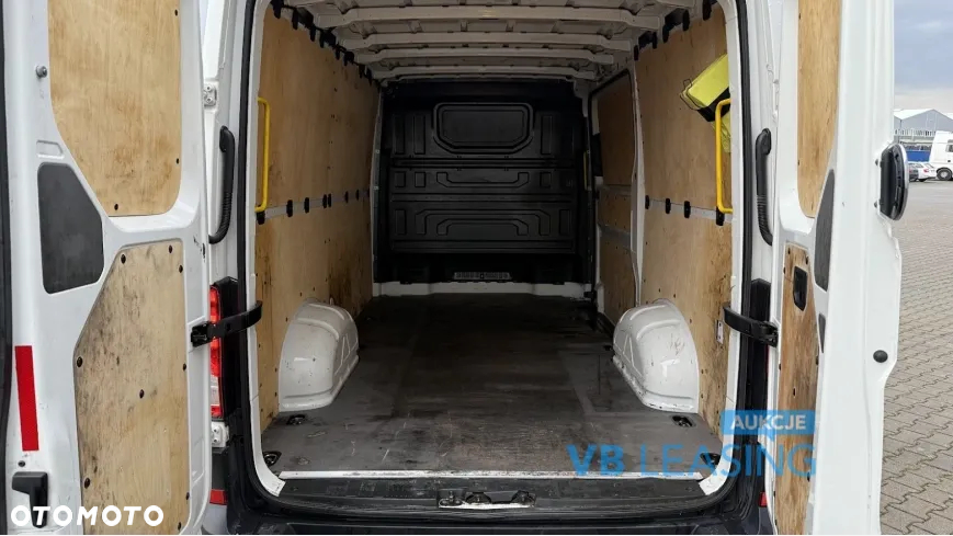 Volkswagen Crafter 35 Furgon - 15