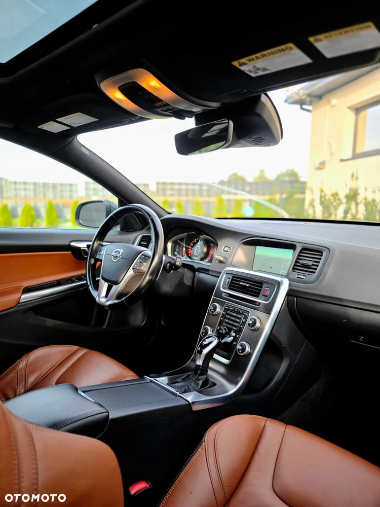 Volvo V60 T6 AWD Summum - 31