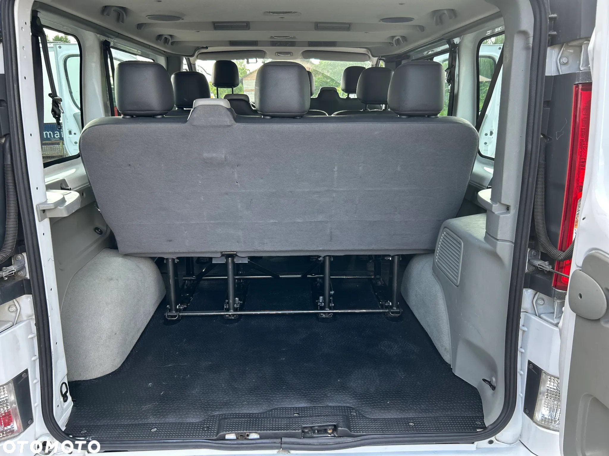 Renault Trafic Passenger Cena Brutto - 18