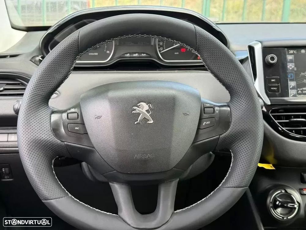 Peugeot 208 1.6 BlueHDi Style - 8