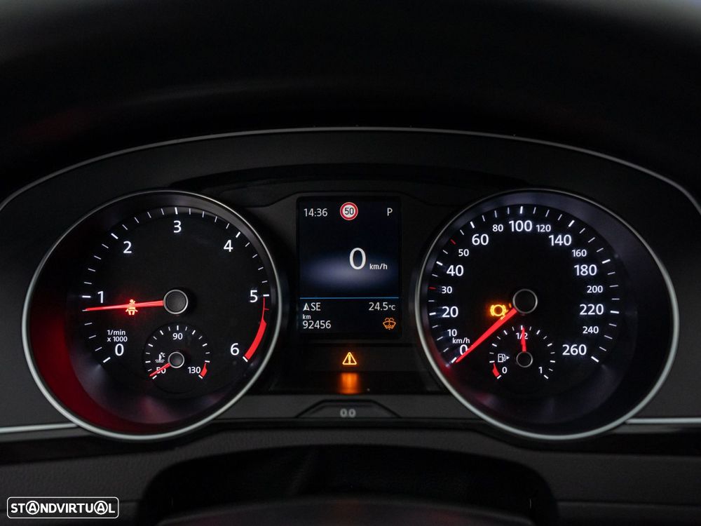 VW Passat Variant 2.0 TDI Business DSG - 29