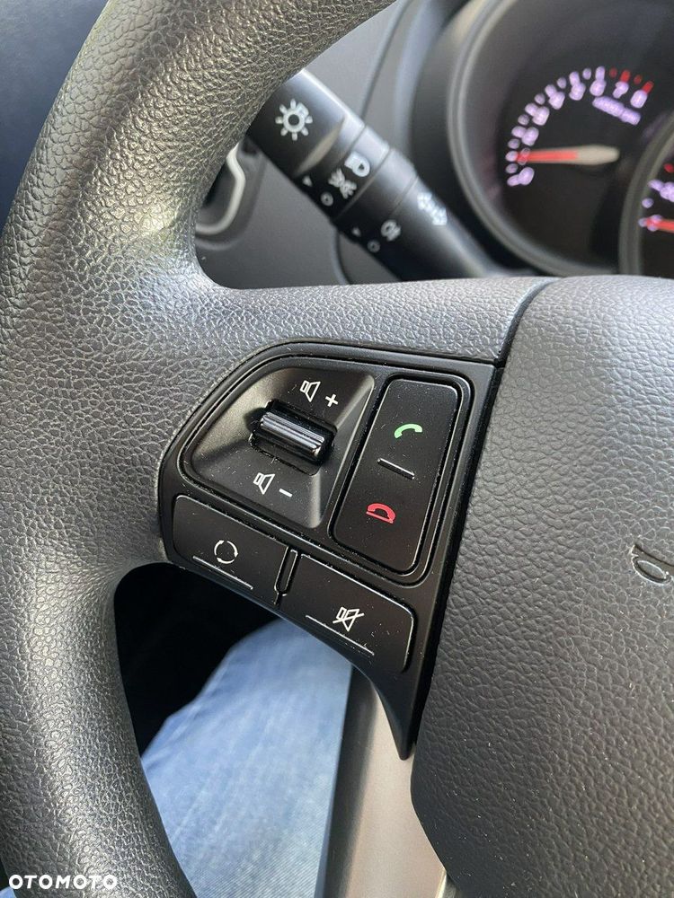 Kia Rio - 18
