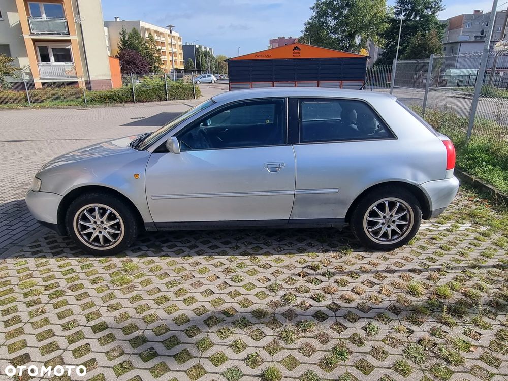Audi A3 1.6 Ambiente - 2