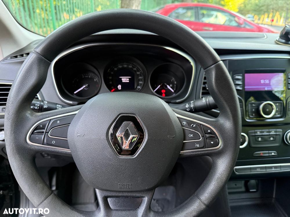Renault Megane TCE GPF Life - 10