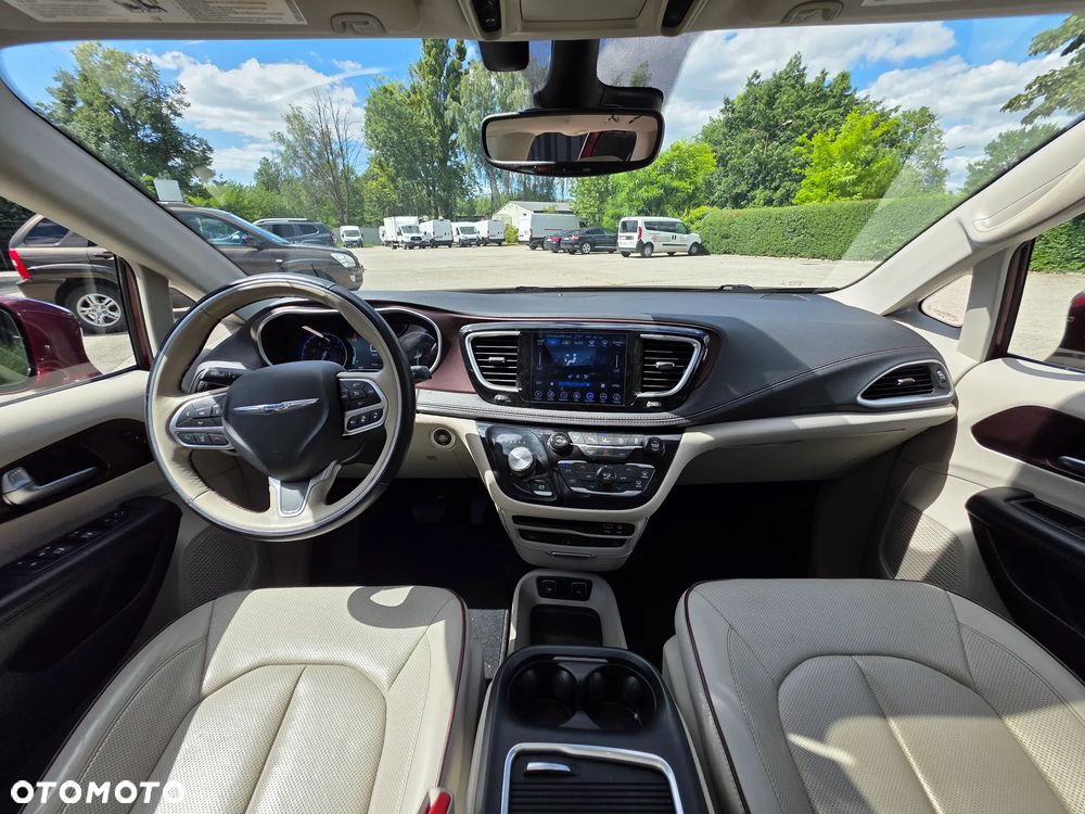 Chrysler Pacifica - 19