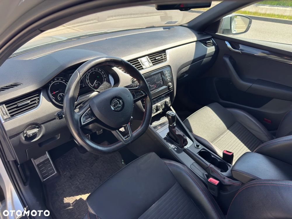 Skoda Octavia 2.0 TDI DSG RS - 29