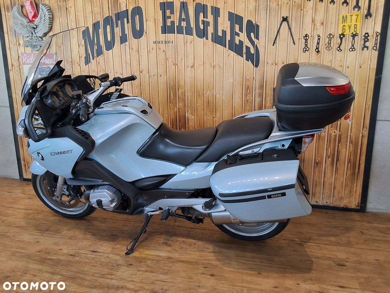 BMW R - 8