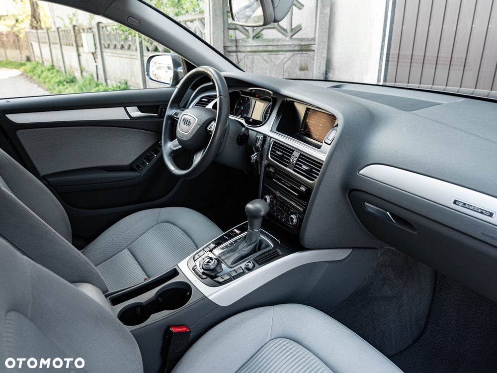 Audi A4 Avant 2.0 TDI DPF clean diesel multitronic Attraction - 32