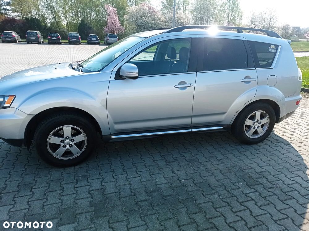 Mitsubishi Outlander 2.0 Intense NAVI 2WD EU5 - 9