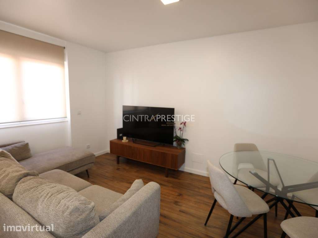 Apartamento T1 Remodelado - Centro de Rio de Mouro | 1.º Andar - Grande imagem: 5/17