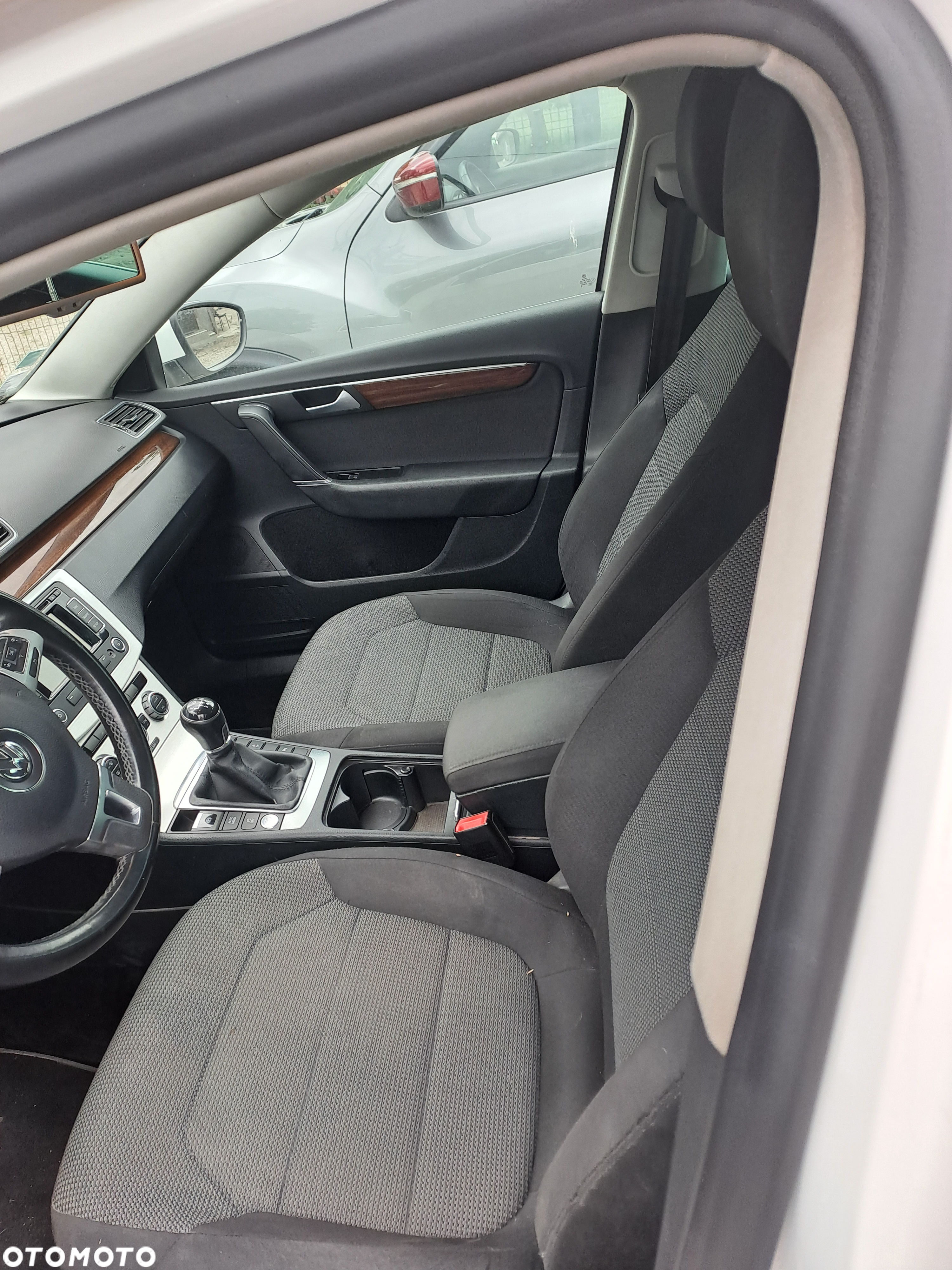 Volkswagen Passat 2.0 TDI Comfortline - 6